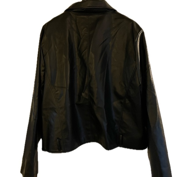 Plus Black Faux Leather Zip Detail Biker Jacket size 22(3x) - Picture 3 of 12